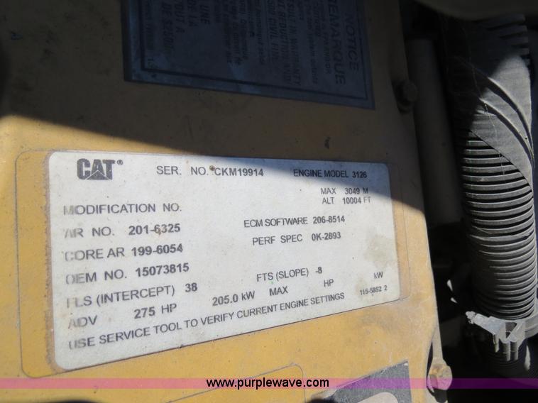 image for item B4638 2002 Chevrolet C7500 Digger Derrick truck