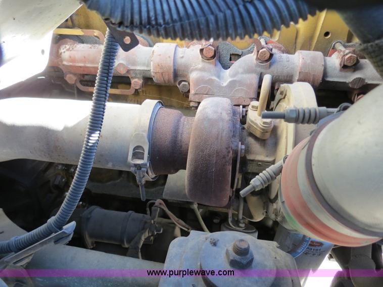 image for item B4638 2002 Chevrolet C7500 Digger Derrick truck