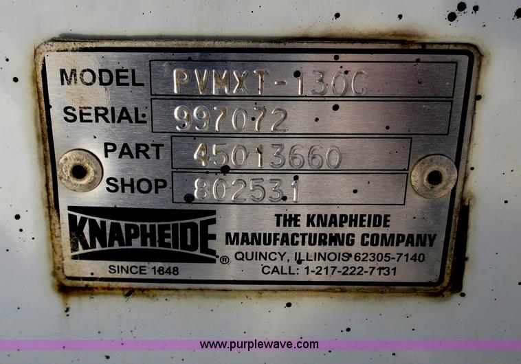 image for item B4638 2002 Chevrolet C7500 Digger Derrick truck