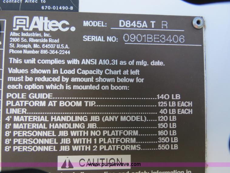 image for item B4638 2002 Chevrolet C7500 Digger Derrick truck