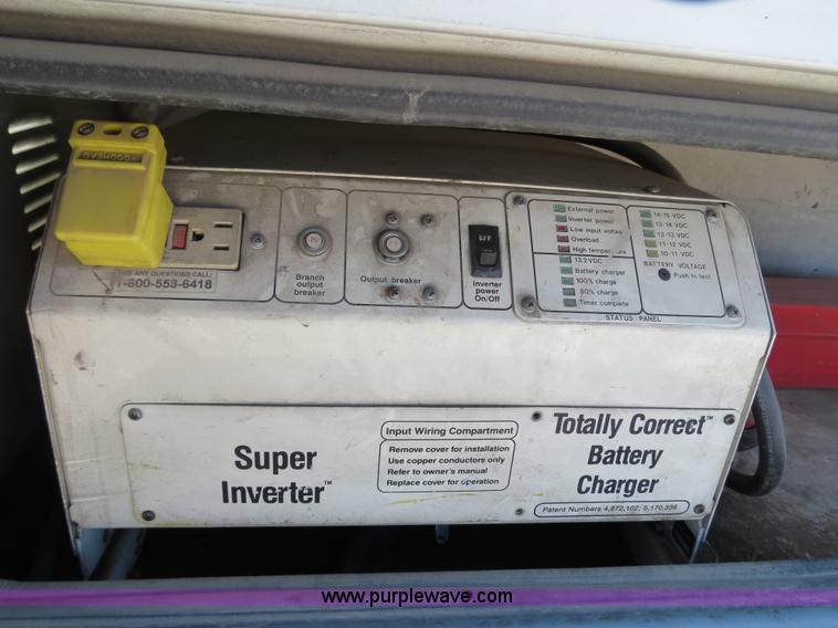 image for item B4638 2002 Chevrolet C7500 Digger Derrick truck