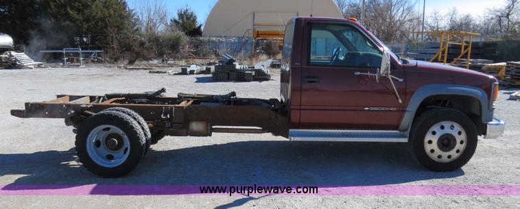 image for item B4639 1998 Chevrolet Silverado C3500HD pickup truck