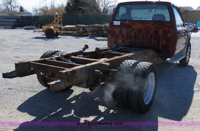 image for item B4639 1998 Chevrolet Silverado C3500HD pickup truck