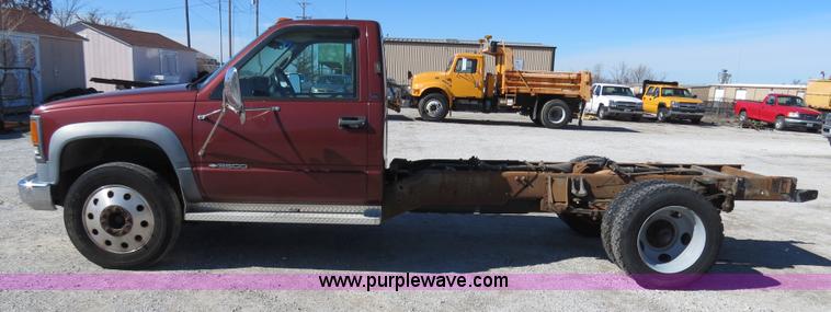 image for item B4639 1998 Chevrolet Silverado C3500HD pickup truck
