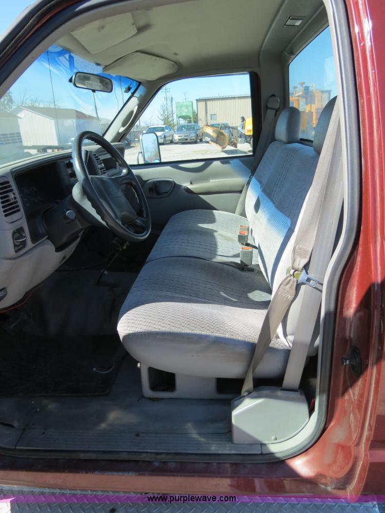 image for item B4639 1998 Chevrolet Silverado C3500HD pickup truck