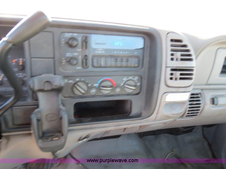 image for item B4639 1998 Chevrolet Silverado C3500HD pickup truck