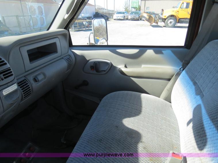 image for item B4639 1998 Chevrolet Silverado C3500HD pickup truck