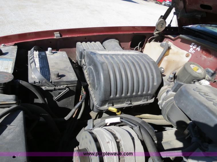 image for item B4639 1998 Chevrolet Silverado C3500HD pickup truck