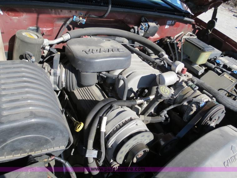 image for item B4639 1998 Chevrolet Silverado C3500HD pickup truck