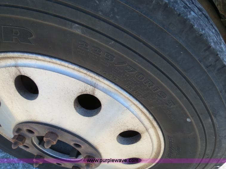 image for item B4639 1998 Chevrolet Silverado C3500HD pickup truck