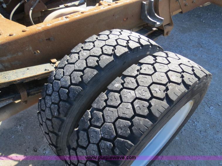 image for item B4639 1998 Chevrolet Silverado C3500HD pickup truck