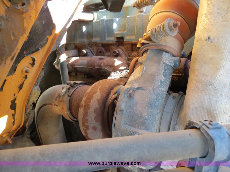 image for item B4640 2000 International 4900 dump truck