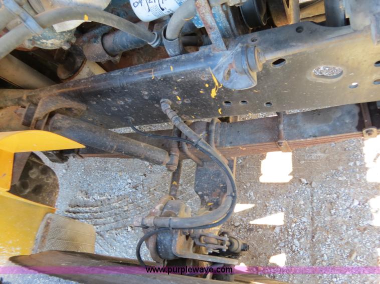 image for item B4640 2000 International 4900 dump truck