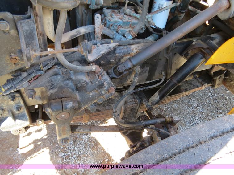 image for item B4640 2000 International 4900 dump truck