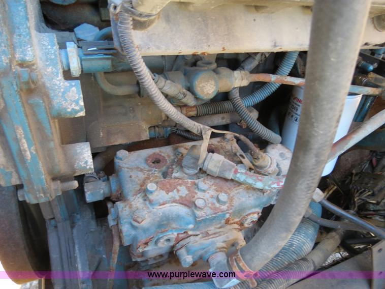 image for item B4640 2000 International 4900 dump truck