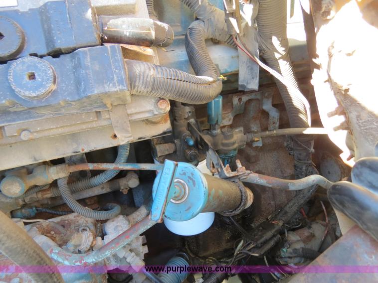 image for item B4640 2000 International 4900 dump truck