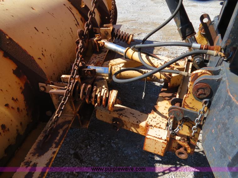 image for item B4640 2000 International 4900 dump truck