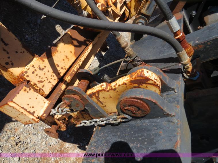 image for item B4640 2000 International 4900 dump truck