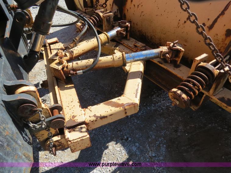 image for item B4640 2000 International 4900 dump truck