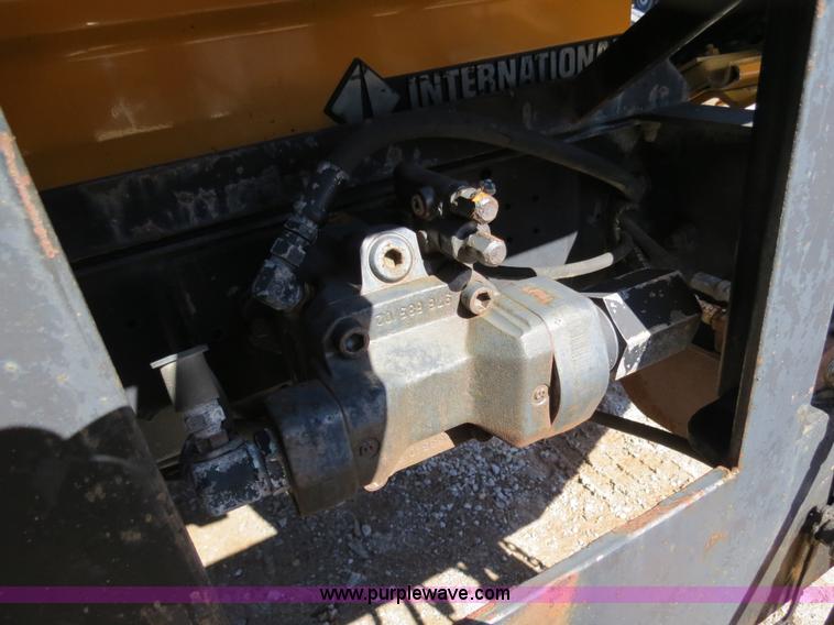 image for item B4640 2000 International 4900 dump truck