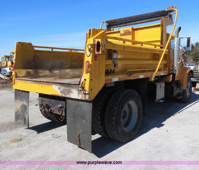 image for item B4641 2000 International 4900 dump truck