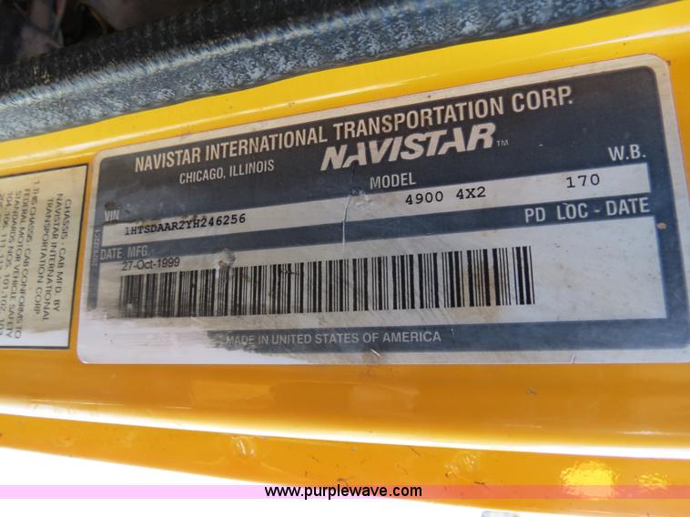 image for item B4641 2000 International 4900 dump truck