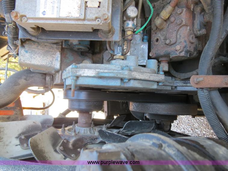 image for item B4641 2000 International 4900 dump truck