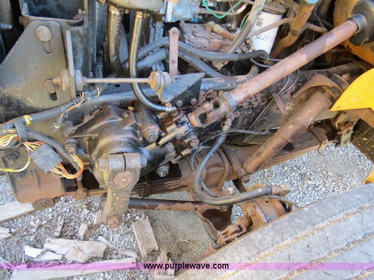 image for item B4641 2000 International 4900 dump truck