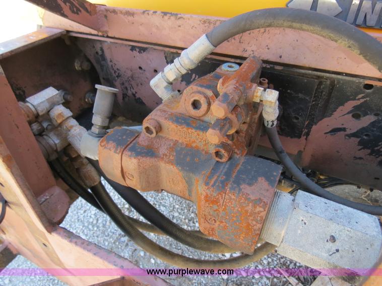 image for item B4641 2000 International 4900 dump truck