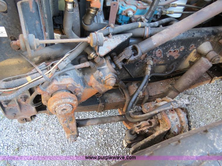 image for item B4642 1999 International 4900 dump truck