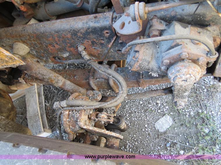 image for item B4642 1999 International 4900 dump truck