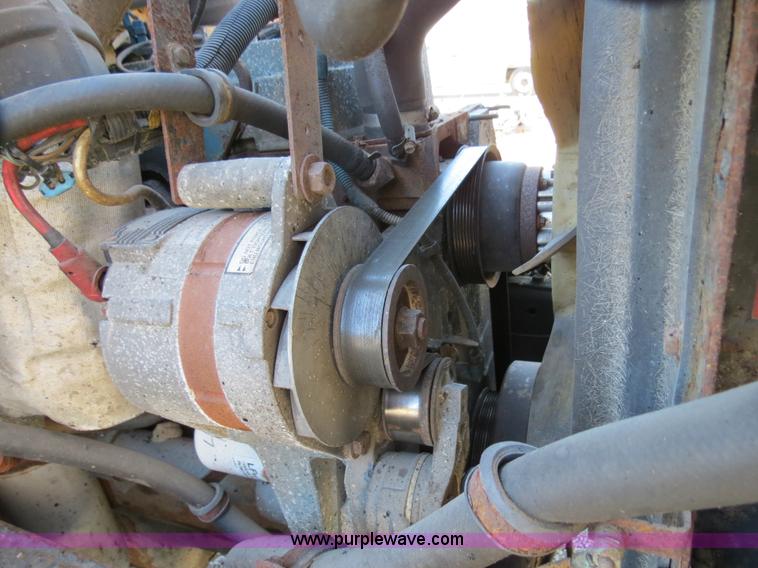 image for item B4642 1999 International 4900 dump truck