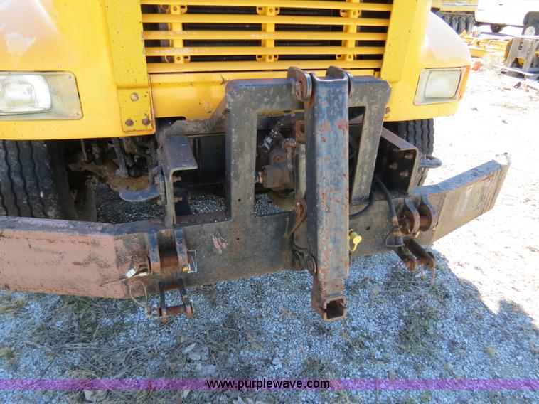 image for item B4642 1999 International 4900 dump truck