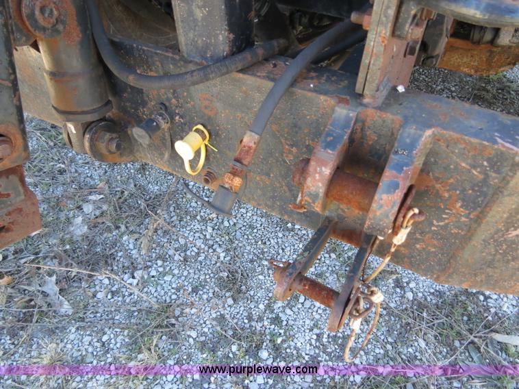 image for item B4642 1999 International 4900 dump truck