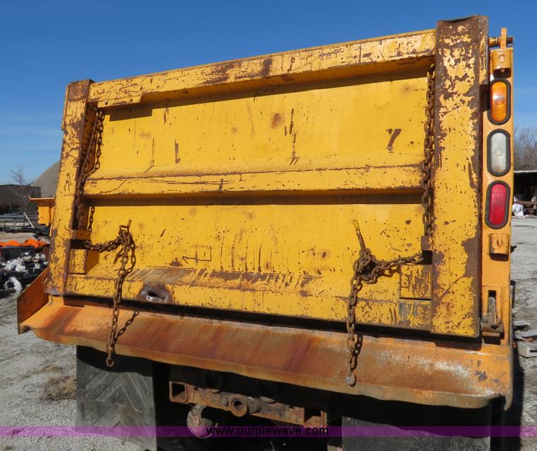 image for item B4642 1999 International 4900 dump truck