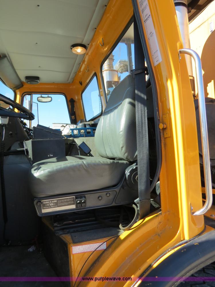 image for item B4643 1997 Volvo WX64 Ezliner paint striper truck