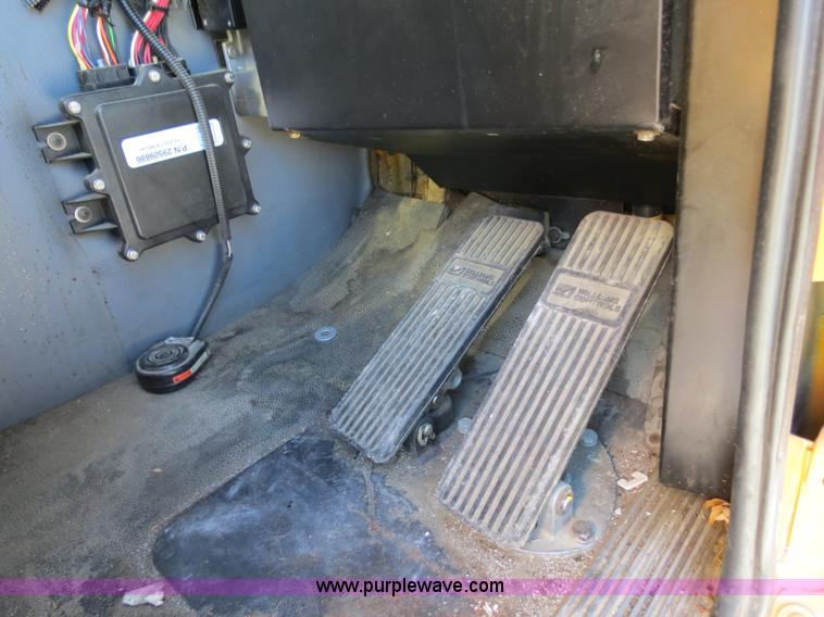 image for item B4643 1997 Volvo WX64 Ezliner paint striper truck