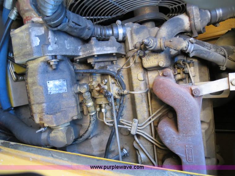 image for item B4643 1997 Volvo WX64 Ezliner paint striper truck