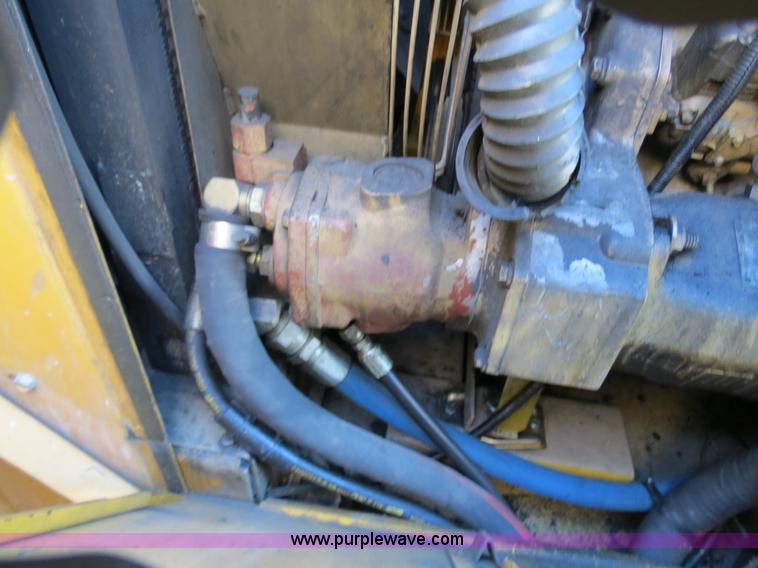 image for item B4643 1997 Volvo WX64 Ezliner paint striper truck