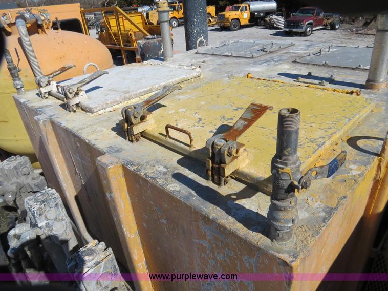 image for item B4643 1997 Volvo WX64 Ezliner paint striper truck