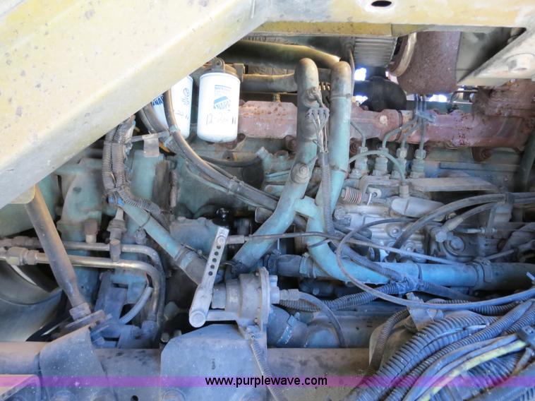 image for item B4643 1997 Volvo WX64 Ezliner paint striper truck