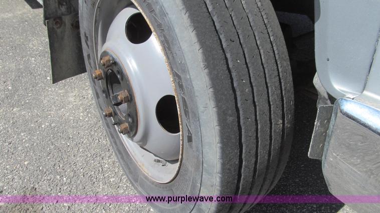 image for item E3853 1995 GMC Sierra 3500 utilty truck