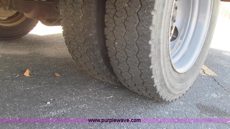 image for item E3853 1995 GMC Sierra 3500 utilty truck