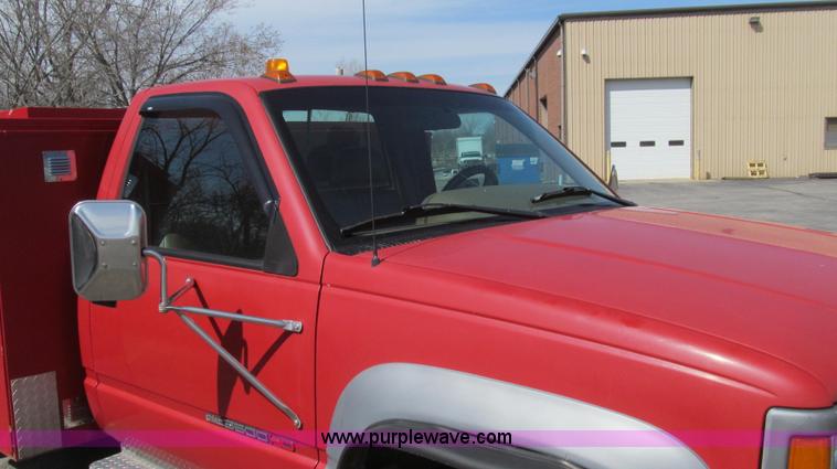 image for item E3853 1995 GMC Sierra 3500 utilty truck