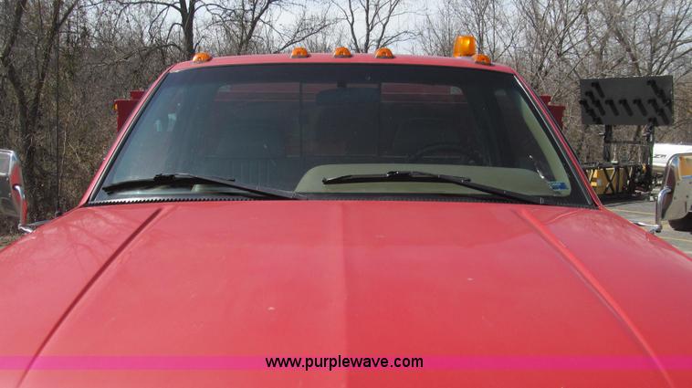 image for item E3853 1995 GMC Sierra 3500 utilty truck