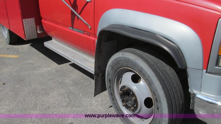 image for item E3853 1995 GMC Sierra 3500 utilty truck
