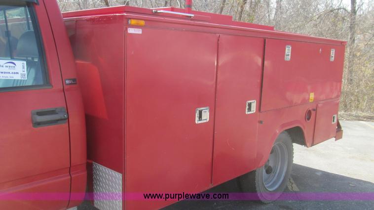 image for item E3853 1995 GMC Sierra 3500 utilty truck