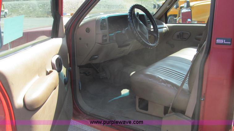 image for item E3853 1995 GMC Sierra 3500 utilty truck