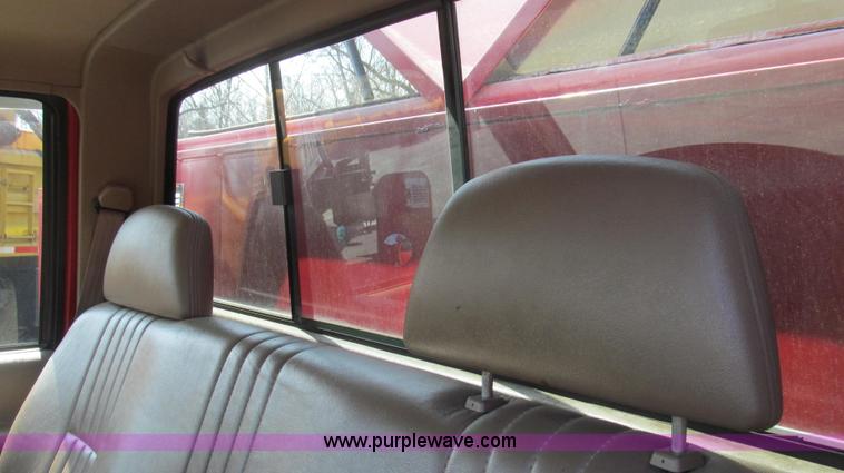 image for item E3853 1995 GMC Sierra 3500 utilty truck