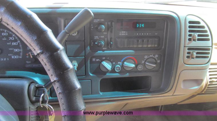 image for item E3853 1995 GMC Sierra 3500 utilty truck